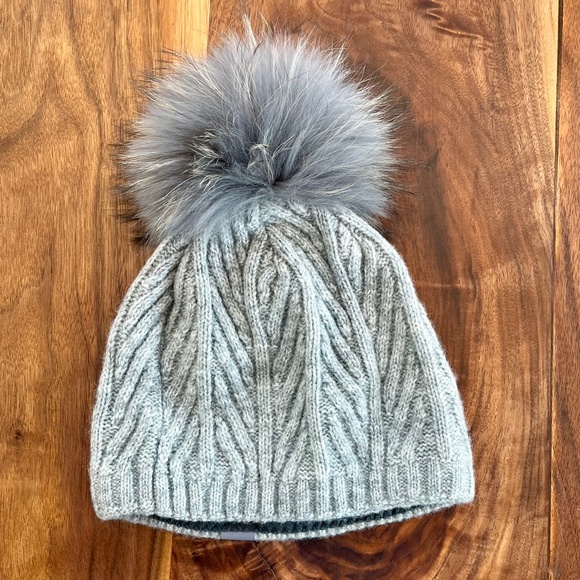 HEAD SPORT Merino wool cable knit beanie with detachable fur topper, Gray - Picture 3 of 7